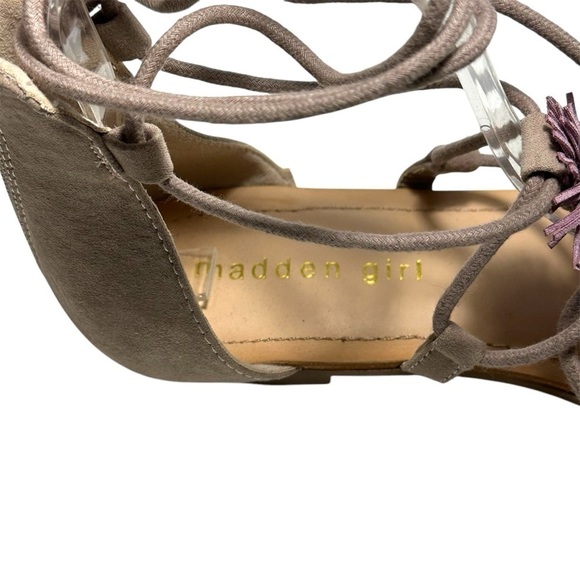 Madden Girl Sofun Lace-Up Gladiator Faux Raffia PomPom Tassel Sandals size 8.5 - Picture 9 of 14